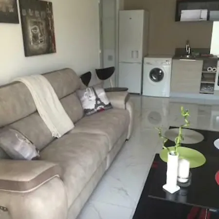 Apt + Terrasse Proche Mer Et Gare Daire *